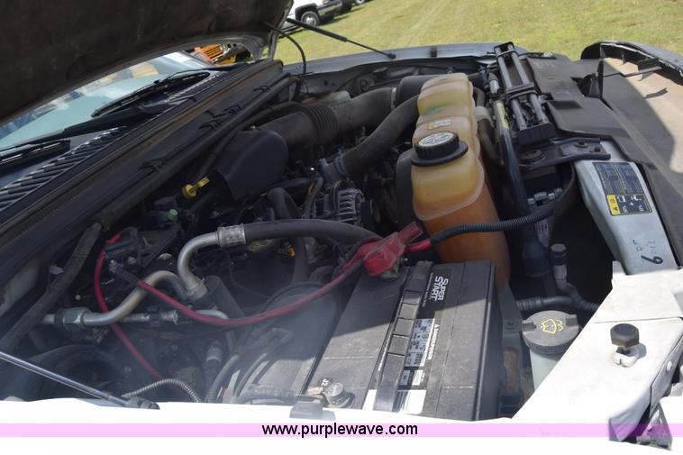 image for item K6531 2002 Ford F250 Super Duty XL utility truck