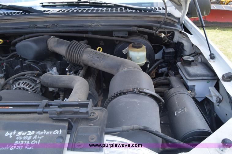 image for item K6531 2002 Ford F250 Super Duty XL utility truck