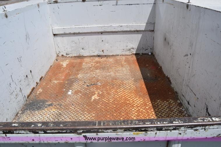 image for item K6531 2002 Ford F250 Super Duty XL utility truck