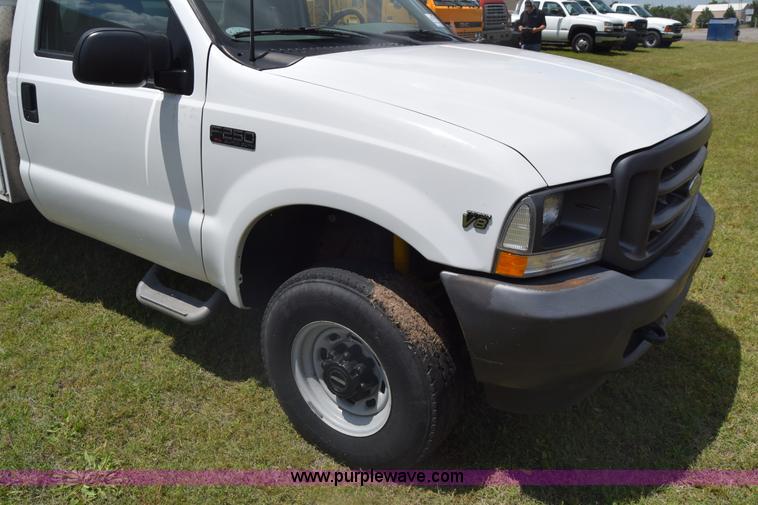 image for item K6531 2002 Ford F250 Super Duty XL utility truck