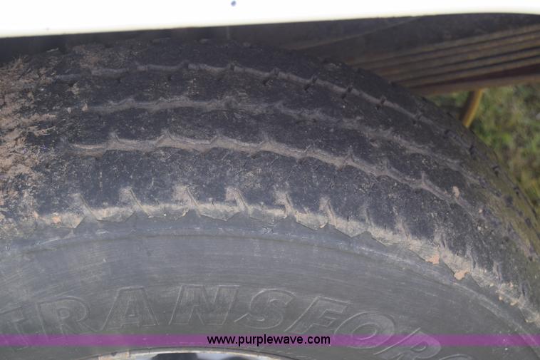 image for item K6531 2002 Ford F250 Super Duty XL utility truck