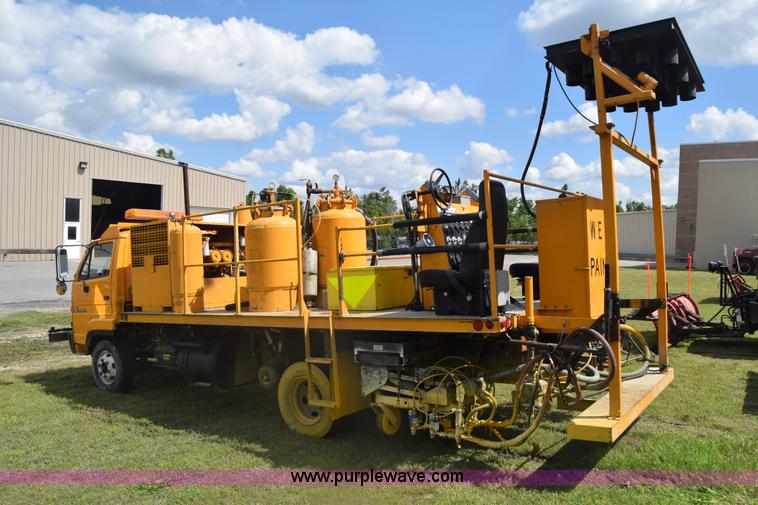 image for item K6534 1994 GMC W5 paint striper truck