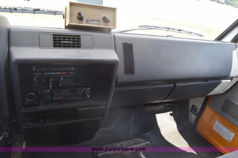 image for item K6534 1994 GMC W5 paint striper truck