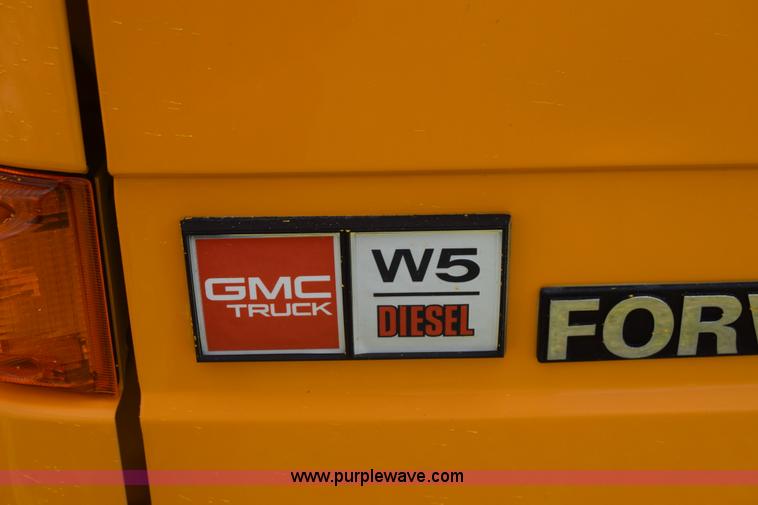 image for item K6534 1994 GMC W5 paint striper truck