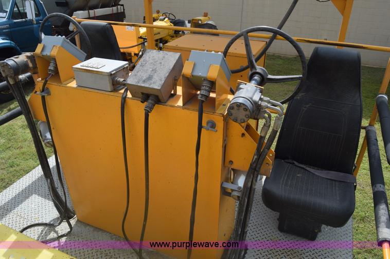 image for item K6534 1994 GMC W5 paint striper truck