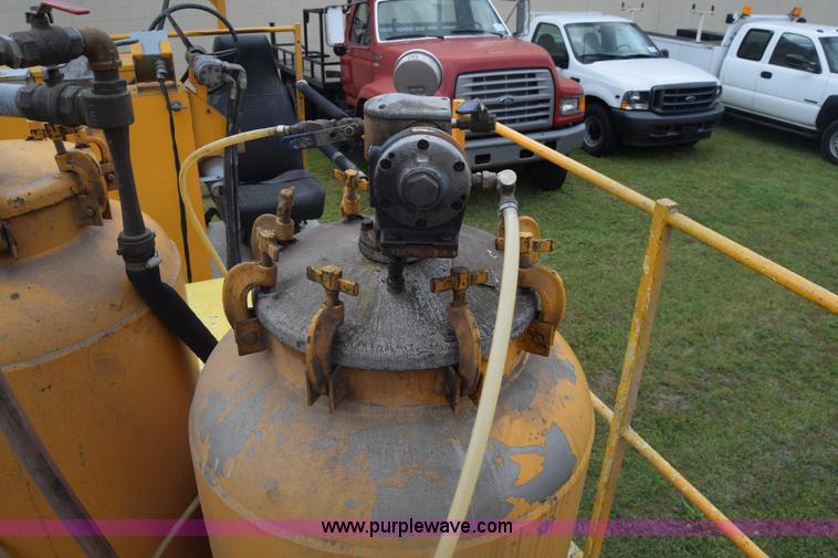 image for item K6534 1994 GMC W5 paint striper truck