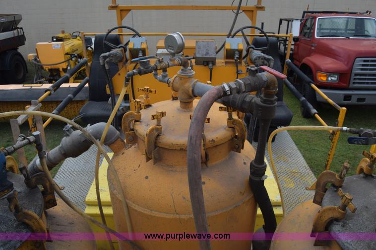 image for item K6534 1994 GMC W5 paint striper truck