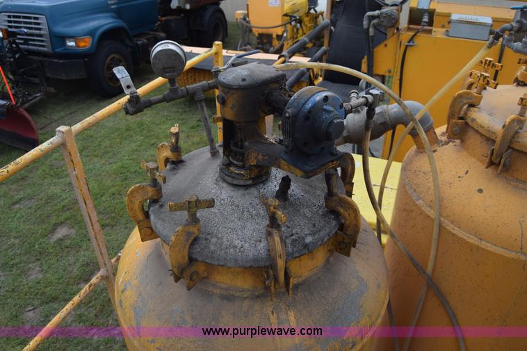 image for item K6534 1994 GMC W5 paint striper truck