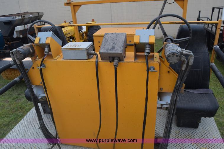 image for item K6534 1994 GMC W5 paint striper truck