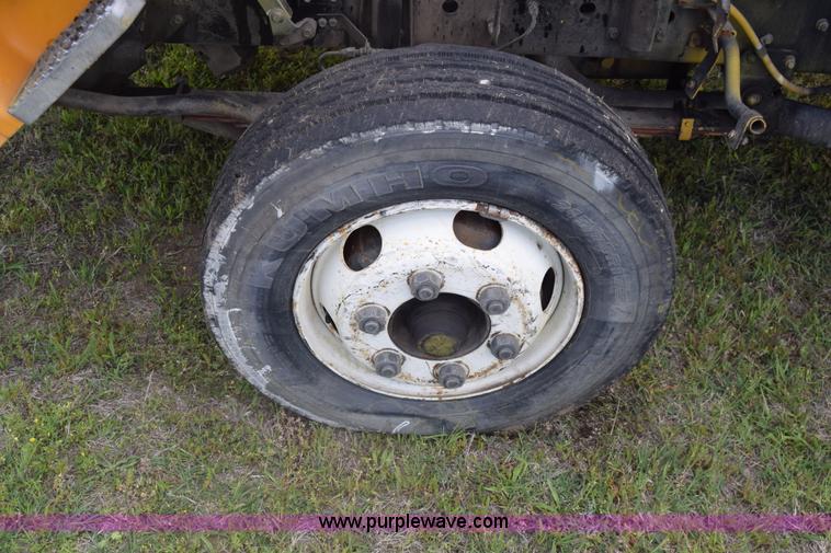 image for item K6534 1994 GMC W5 paint striper truck