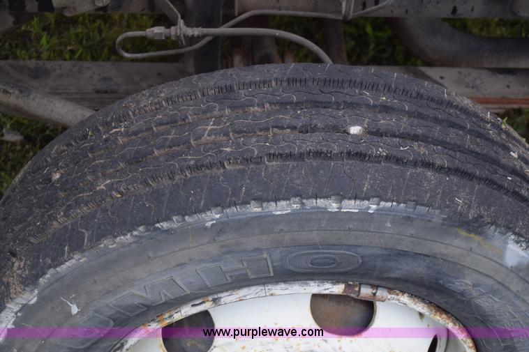 image for item K6534 1994 GMC W5 paint striper truck