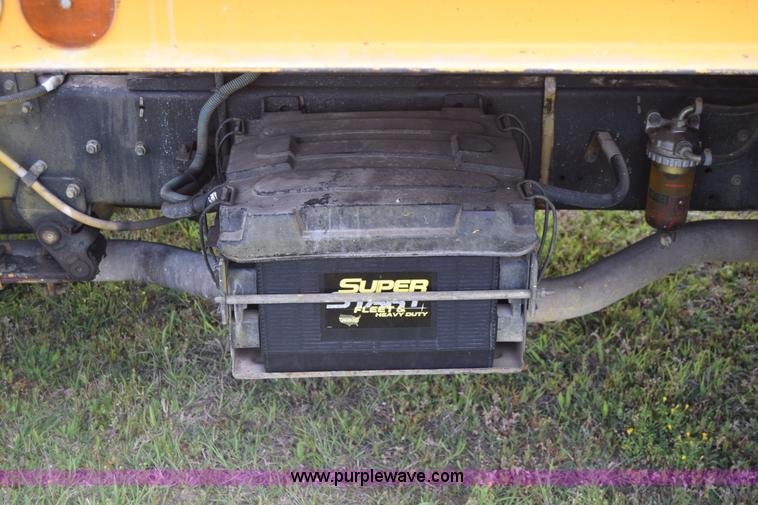 image for item K6534 1994 GMC W5 paint striper truck