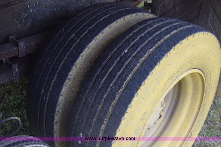 image for item K6534 1994 GMC W5 paint striper truck