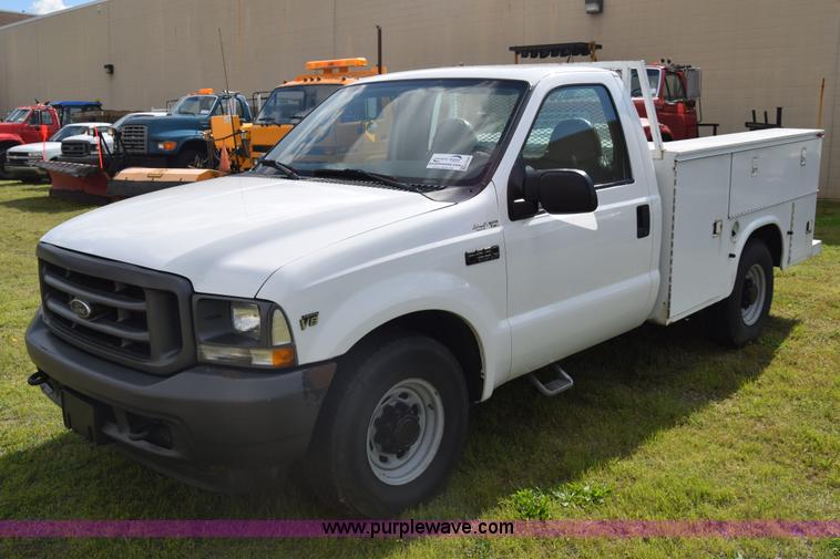 image for item K6536 2002 Ford F250 Super Duty XL utility truck