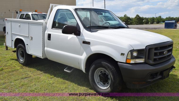 image for item K6536 2002 Ford F250 Super Duty XL utility truck