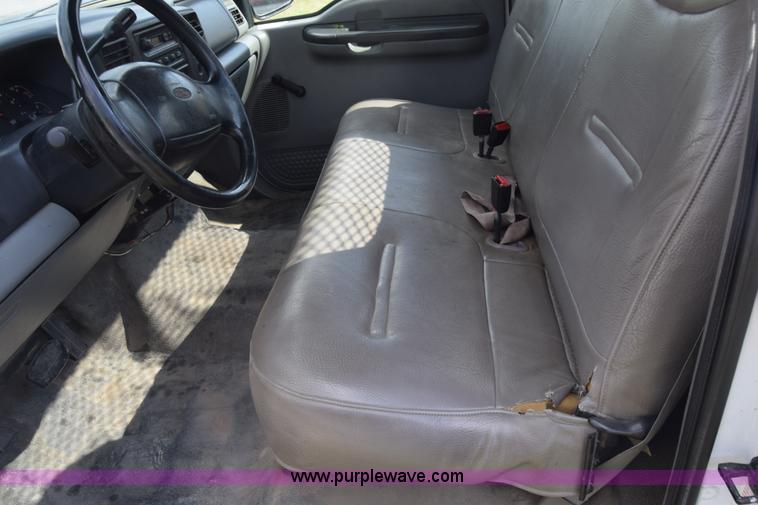 image for item K6536 2002 Ford F250 Super Duty XL utility truck