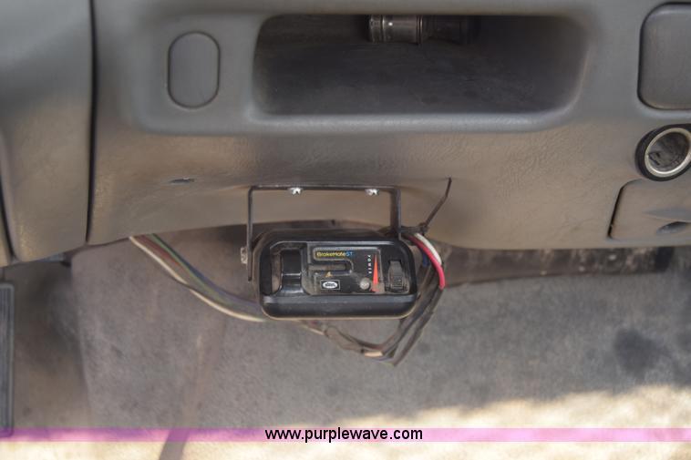 image for item K6536 2002 Ford F250 Super Duty XL utility truck