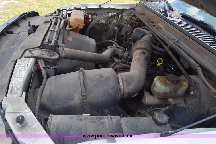 image for item K6536 2002 Ford F250 Super Duty XL utility truck