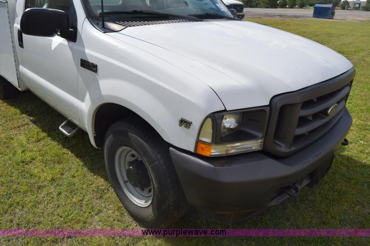 image for item K6536 2002 Ford F250 Super Duty XL utility truck