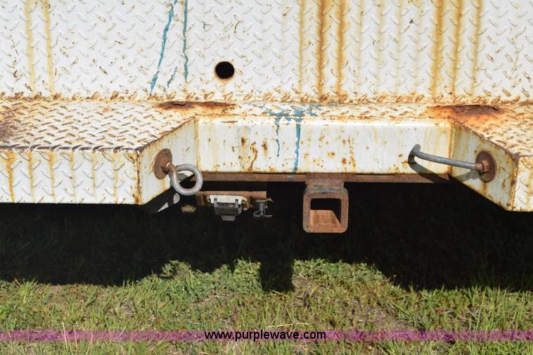 image for item K6536 2002 Ford F250 Super Duty XL utility truck