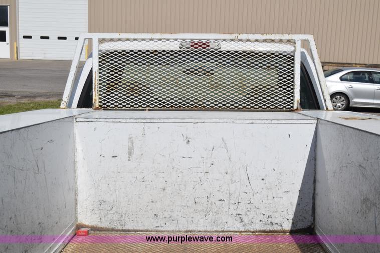 image for item K6536 2002 Ford F250 Super Duty XL utility truck