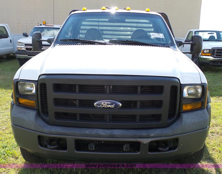 image for item K6538 2007 Ford F450 Super Duty XL dump flatbed truck