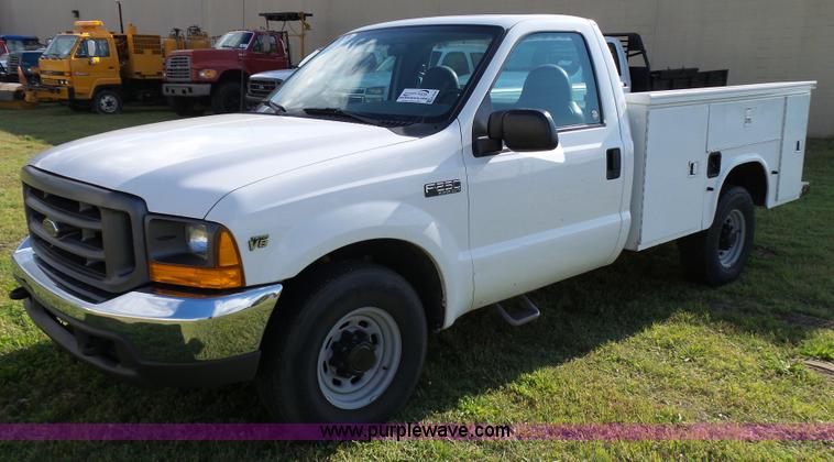 image for item K6539 2000 Ford F250 Super Duty XL utility truck