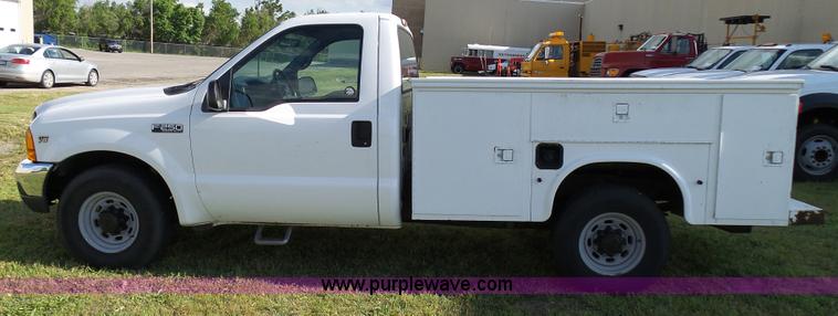 image for item K6539 2000 Ford F250 Super Duty XL utility truck