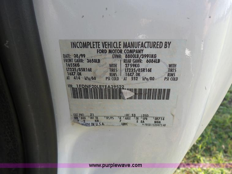 image for item K6539 2000 Ford F250 Super Duty XL utility truck