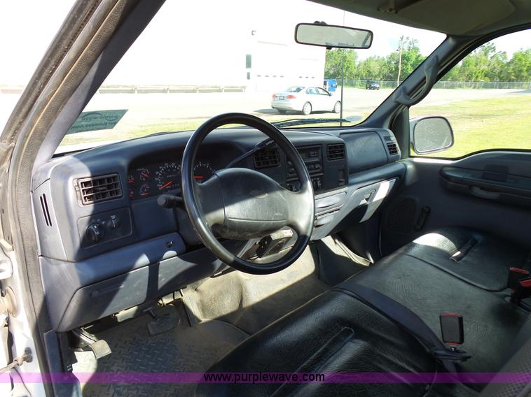 image for item K6539 2000 Ford F250 Super Duty XL utility truck