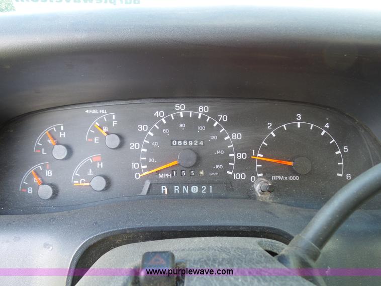 image for item K6539 2000 Ford F250 Super Duty XL utility truck