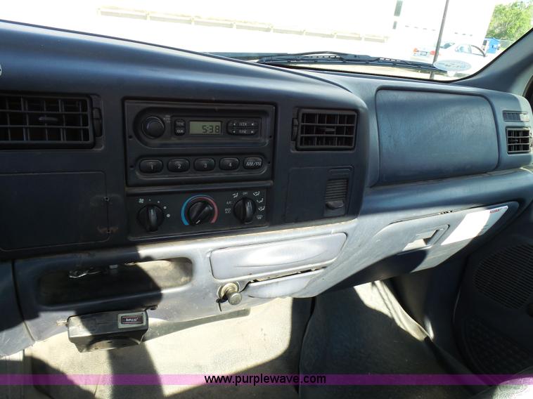 image for item K6539 2000 Ford F250 Super Duty XL utility truck