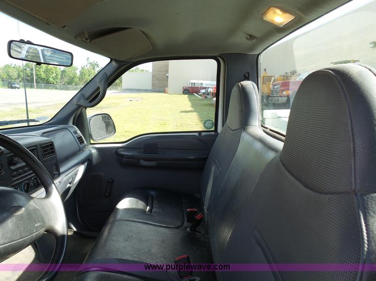 image for item K6539 2000 Ford F250 Super Duty XL utility truck