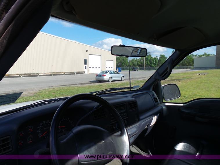 image for item K6539 2000 Ford F250 Super Duty XL utility truck