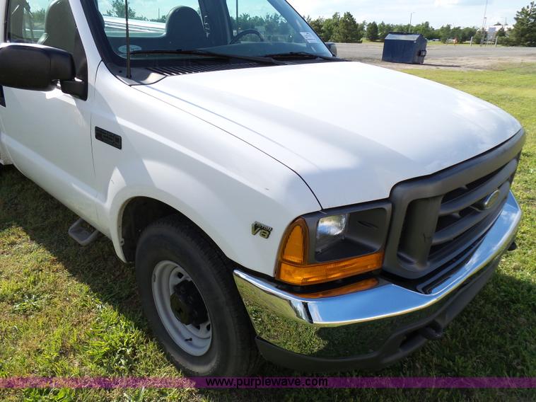 image for item K6539 2000 Ford F250 Super Duty XL utility truck