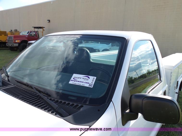 image for item K6539 2000 Ford F250 Super Duty XL utility truck