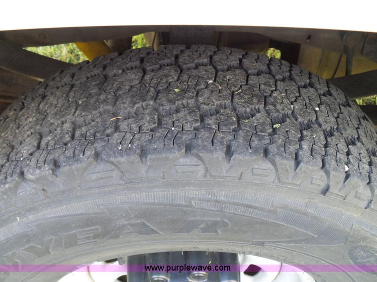 image for item K6539 2000 Ford F250 Super Duty XL utility truck