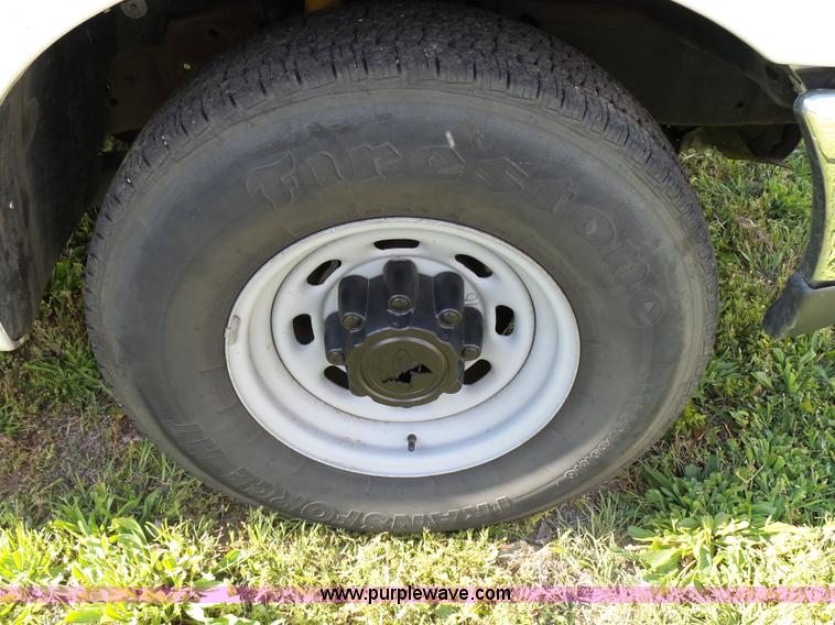 image for item K6539 2000 Ford F250 Super Duty XL utility truck