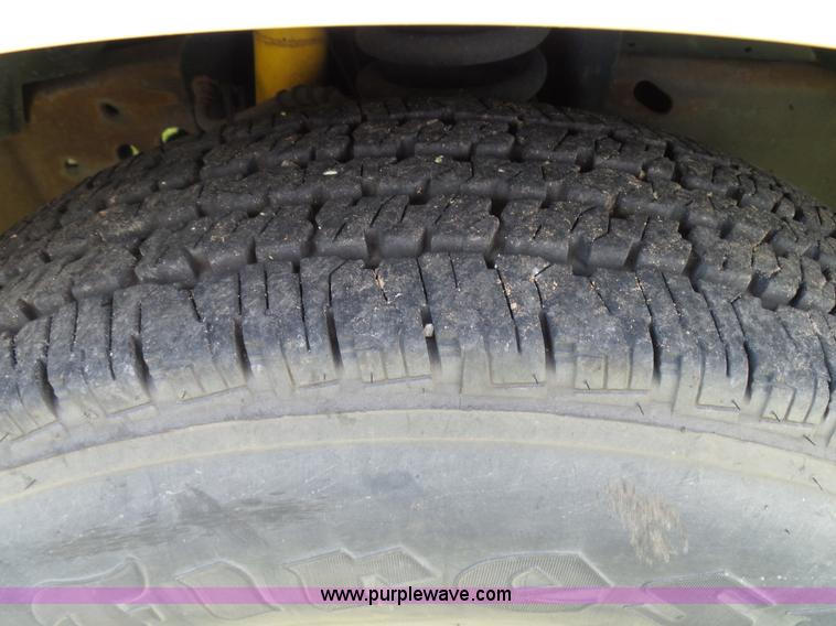 image for item K6539 2000 Ford F250 Super Duty XL utility truck