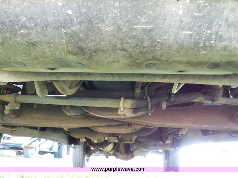 image for item K6539 2000 Ford F250 Super Duty XL utility truck