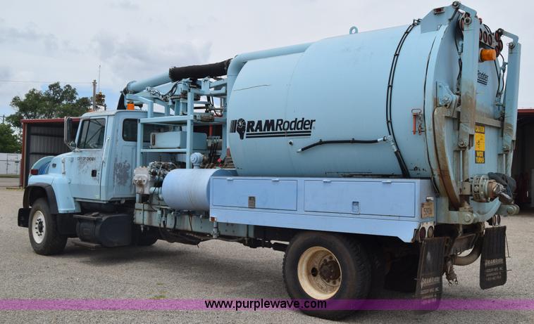 image for item K7283 1992 Ford L8000 vacuum truck