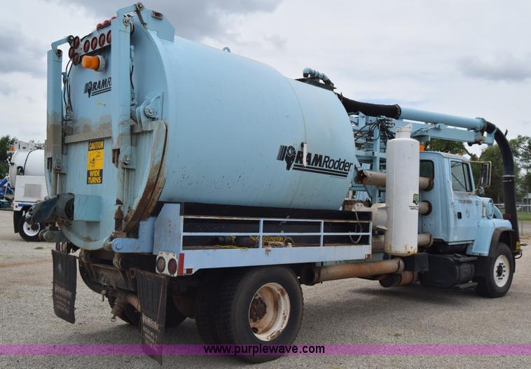 image for item K7283 1992 Ford L8000 vacuum truck