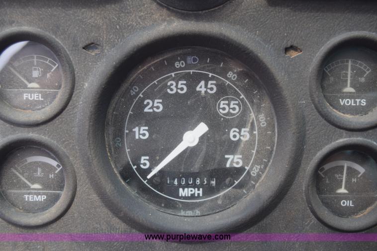 image for item K7283 1992 Ford L8000 vacuum truck