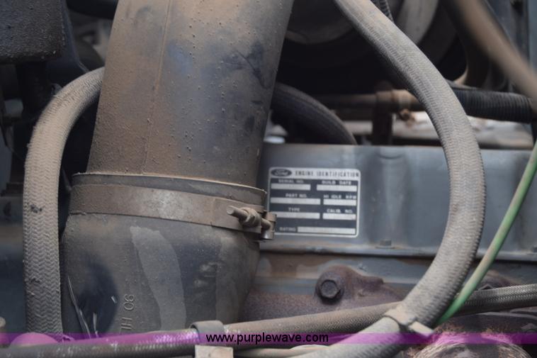 image for item K7283 1992 Ford L8000 vacuum truck