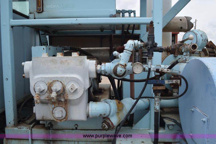 image for item K7283 1992 Ford L8000 vacuum truck