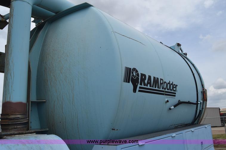 image for item K7283 1992 Ford L8000 vacuum truck