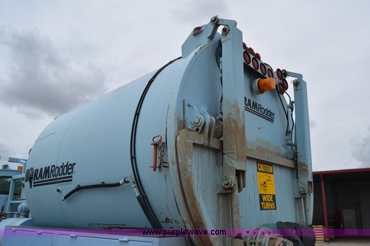 image for item K7283 1992 Ford L8000 vacuum truck