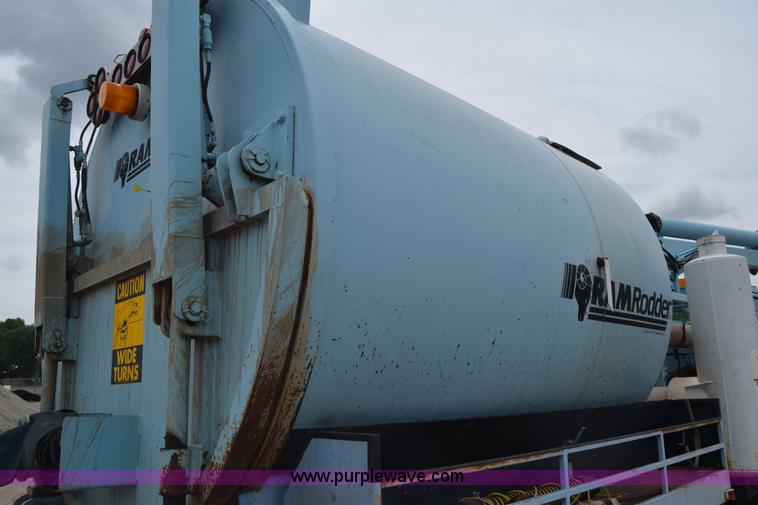 image for item K7283 1992 Ford L8000 vacuum truck