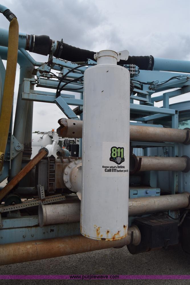 image for item K7283 1992 Ford L8000 vacuum truck