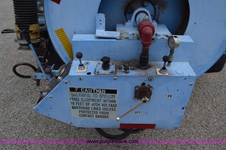 image for item K7283 1992 Ford L8000 vacuum truck